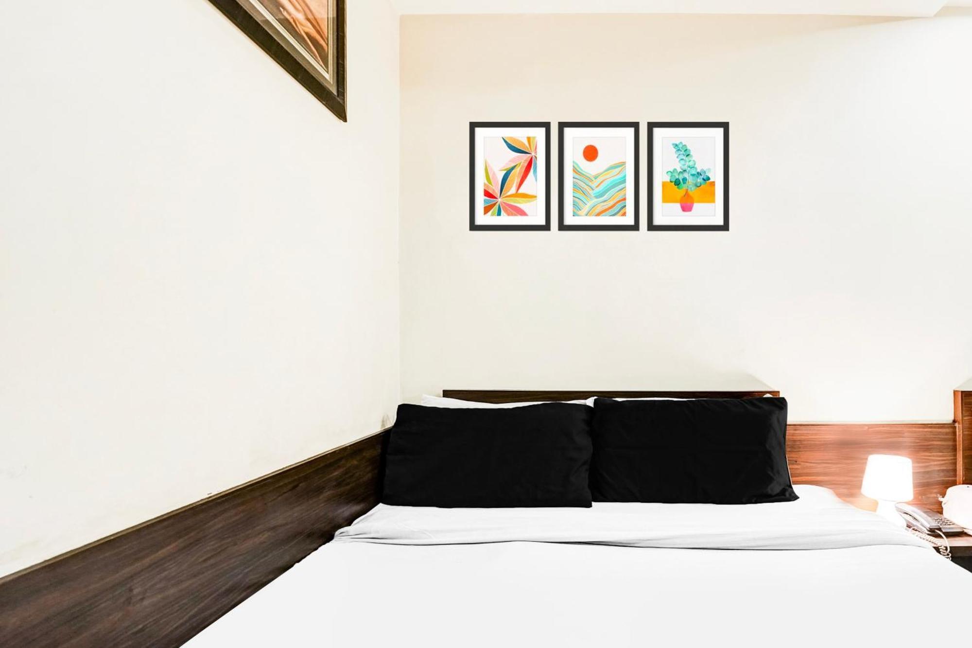 Hotel Collection O Golden Sapphire à Jaipur Extérieur photo