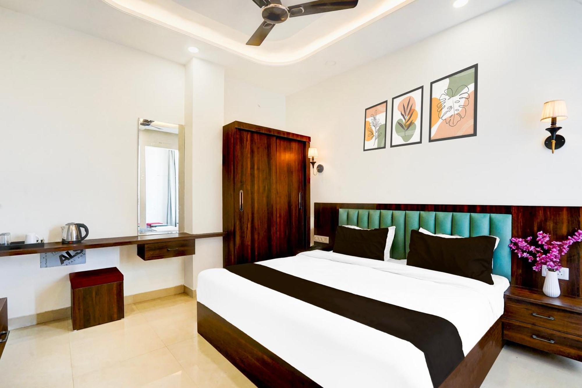 Hotel Collection O Golden Sapphire à Jaipur Extérieur photo
