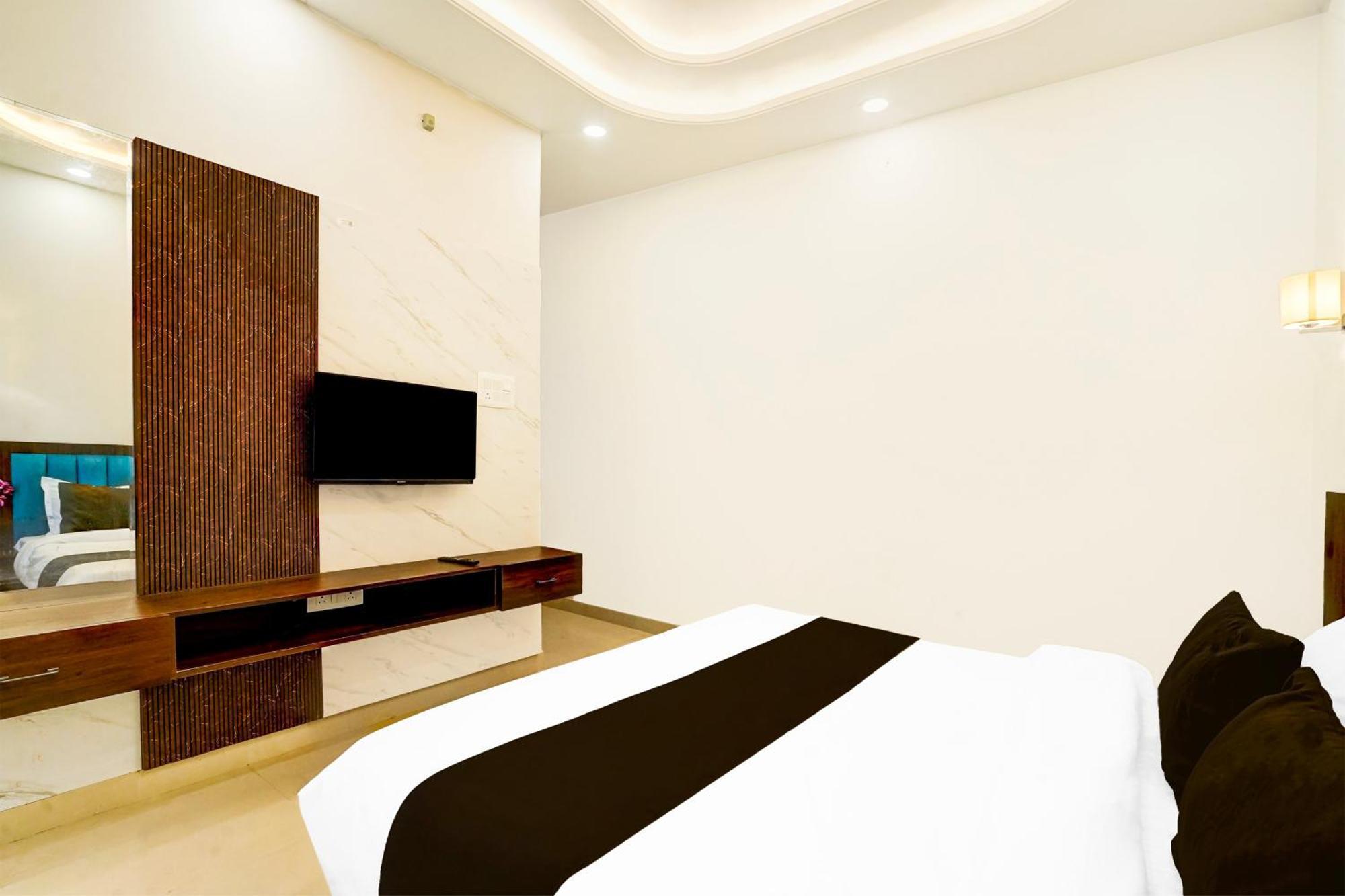 Hotel Collection O Golden Sapphire à Jaipur Extérieur photo